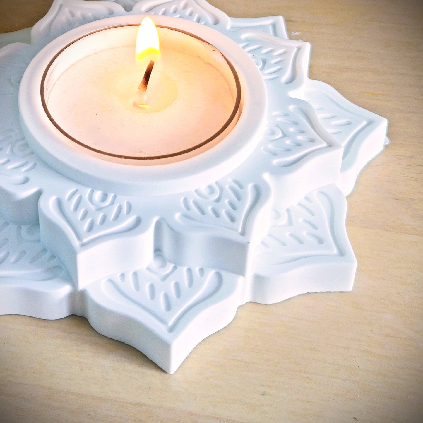 White Lotus Tealight Holder